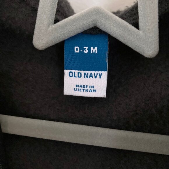 2/$20 Unisex Old Navy Baby Hoodie 0-3M - Picture 5 of 7